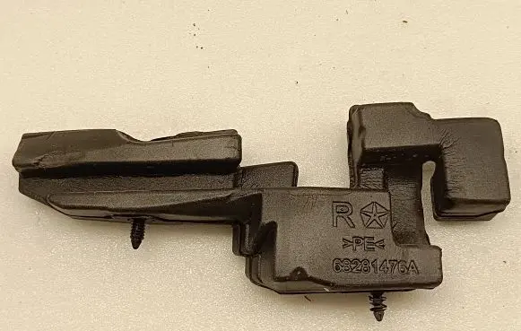 Chrysler Pacifica Other front door trim element 68281476A