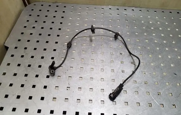 Opel Astra J Rear ABS sensor wiring 13324530