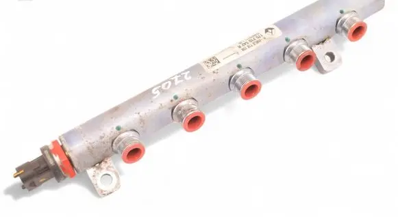 Opel Vivaro Fuel main line pipe 95517998 175210542R H8200897892