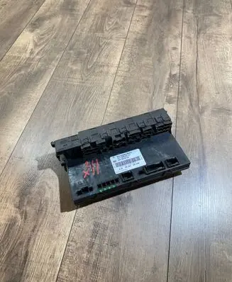 Mercedes-Benz E W211 Fuse box set 2115458701 5DK00804758