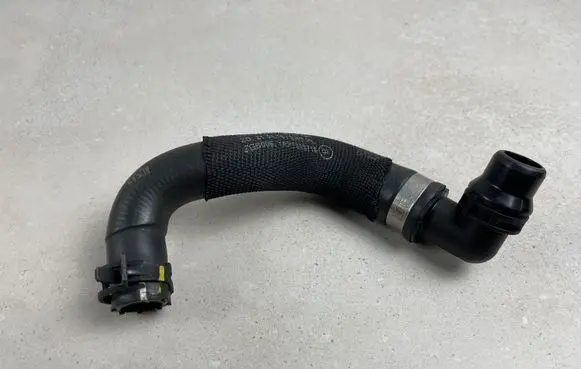 Mercedes-Benz E W213 Engine coolant pipe/hose A2138308700 2138308700 OM654
