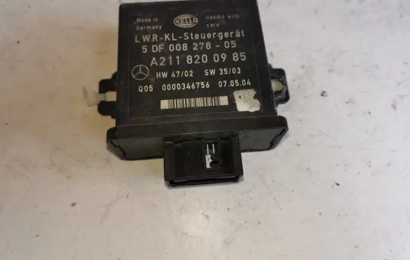 Mercedes-Benz E W211 Light module LCM A2118200985