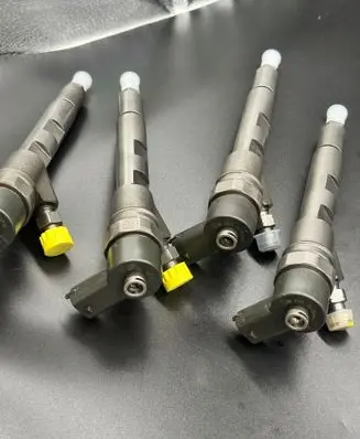 Chrysler Voyager Fuel injectors set 0445110059 18718