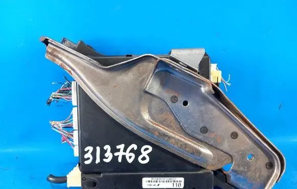 Toyota Tundra II Fuse 827300C110