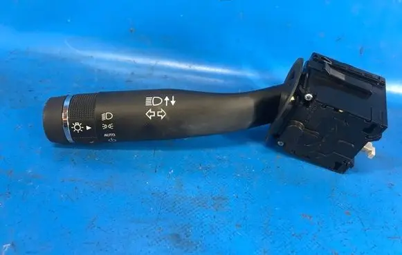Cadillac ATS Gear shift switch/knob 22894393