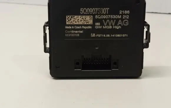 Volkswagen Golf VII Gateway control module 5Q0907530T 5Q0907530M