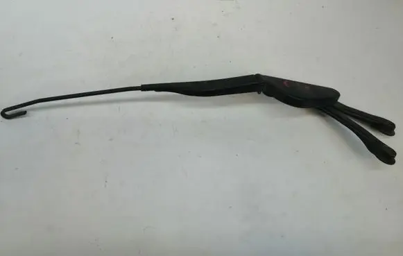 Front wiper blade arm