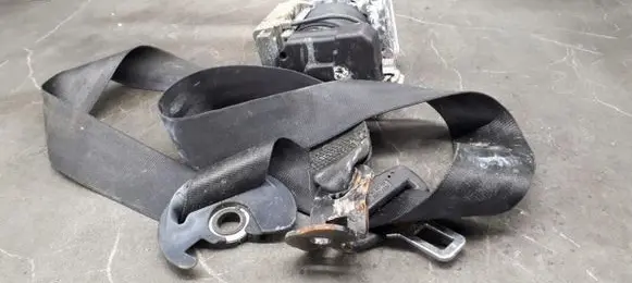 Seat Toledo II (1M) Front seatbelt 1M0857705