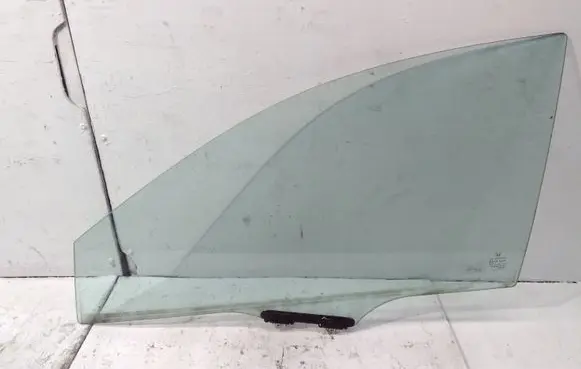 Honda CR-V Front door window glass four-door