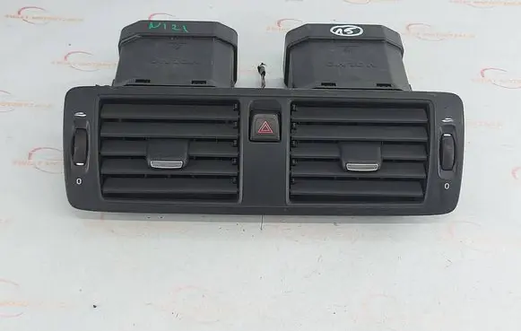 Volvo C30 Dash center air vent grill 39863758