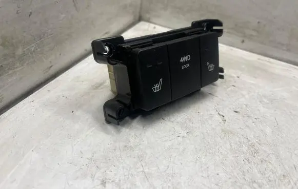 Hyundai Santa Fe Seat heating switch 70406A