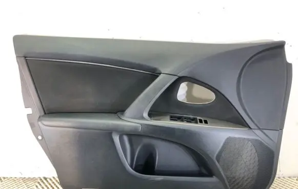 Toyota Avensis T270 Front door card panel trim