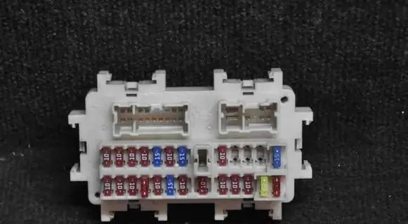 Nissan NP300 Fuse box set 0203EA00A5J11