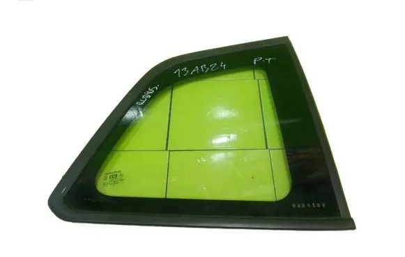 SsangYong Rodius Front triangle window/glass 