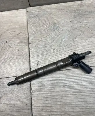 BMW 5 F10 F11 Fuel injector 780543003