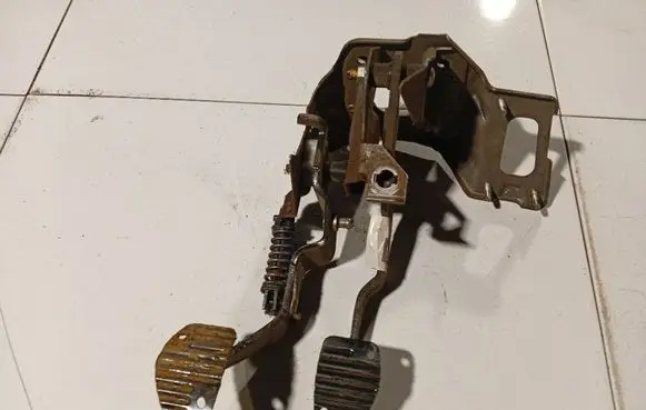 Citroen Berlingo Clutch pedal 