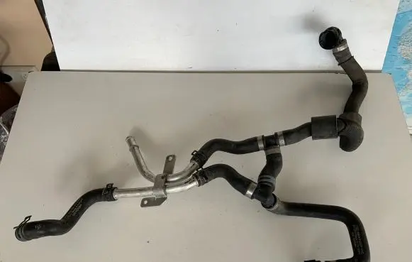 Audi Q7 4M Engine coolant pipe/hose 4M0265374R 4M0819350P