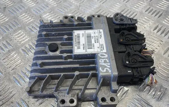 Renault Clio III Engine control unit/module 237100875R 237101293R 28279544