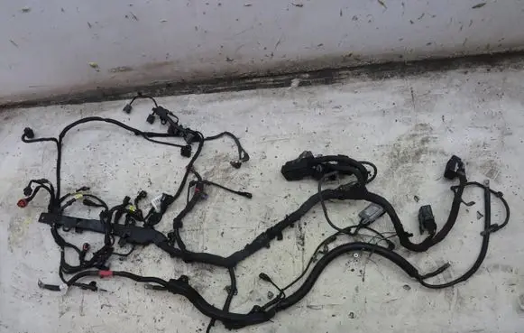 Opel Zafira C Engine installation wiring loom 39018350