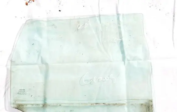 Nissan Note (E11) Rear door window glass