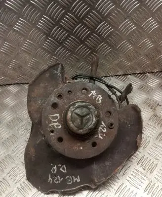 Mercedes-Benz E W124 Front wheel hub