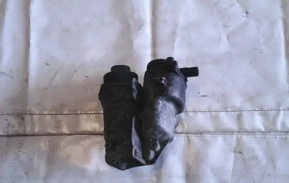 Volvo S80 Oil filter mounting bracket 30677920
