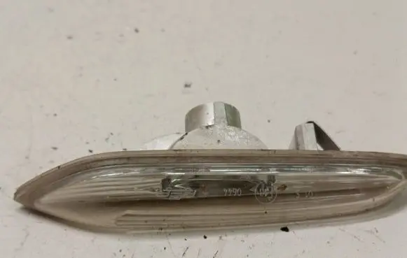 BMW 5 E60 E61 Front fender indicator light