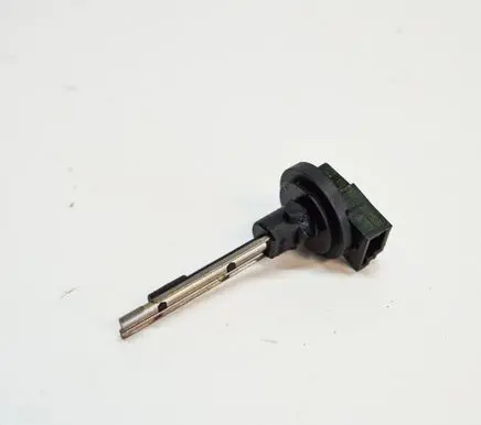 BMW 5 F10 F11 Oil temperature sensor N8064001