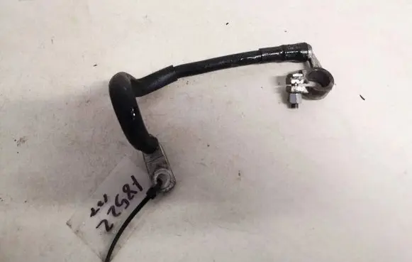 Skoda Octavia Mk2 (1Z) Positive cable (battery)