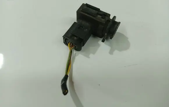 BMW 3 E90 E91 Outside/exterior temperature sensor 913660701 9136607-01