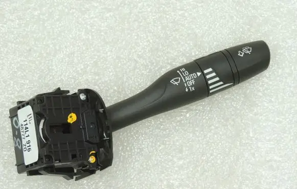 Opel Insignia B Aerial antenna switch YR003570YX 39152067