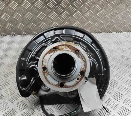 Mercedes-Benz CLA C118 X118 Rear wheel hub A2473502300