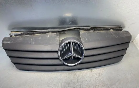 Mercedes-Benz Vaneo W414 Front bumper upper radiator grill A4148800085