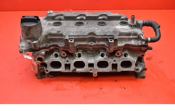 Nissan Qashqai Engine head