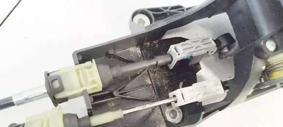 Saab 9-3 Ver2 Gear shift cable linkage 5555739510R