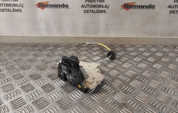 Audi A4 S4 B7 8E 8H Rear door lock 8E0839015AA