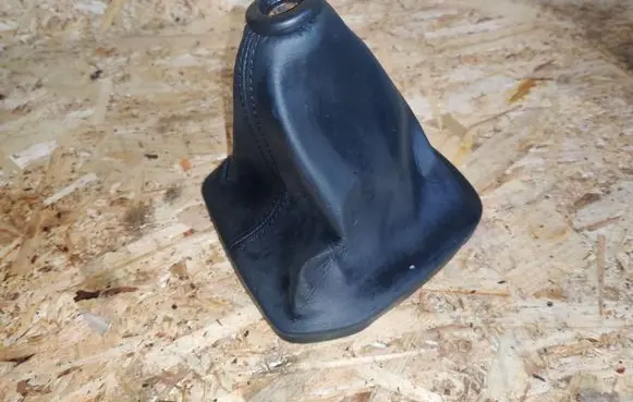Hyundai i10 Gear lever shifter trim leather/knob