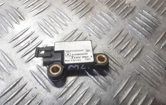 Mercedes-Benz ML W163 Airbag deployment crash/impact sensor A1638200226