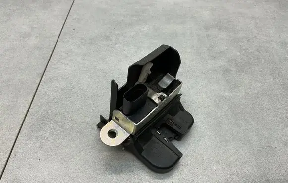 Skoda Yeti (5L) Tailgate/trunk/boot lock/catch/latch 5L6827505C