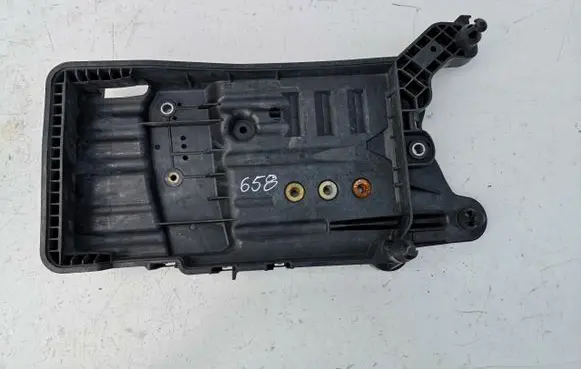 Volkswagen Tiguan Other exterior part 5QF915331C