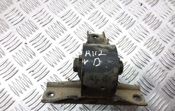 Mitsubishi Outlander Engine mount bracket