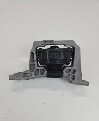 Ford Kuga II Engine mount bracket DV616F012HA 143100518