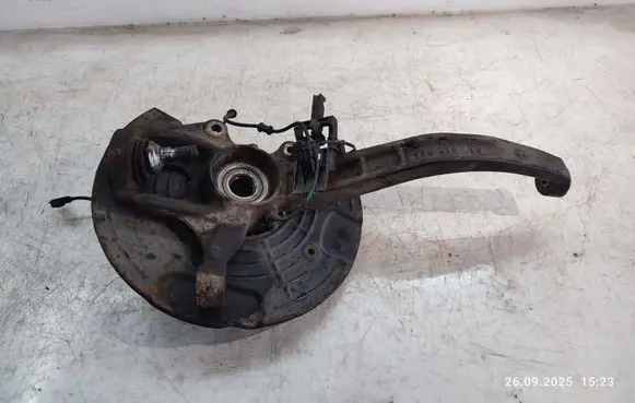 Front wheel hub