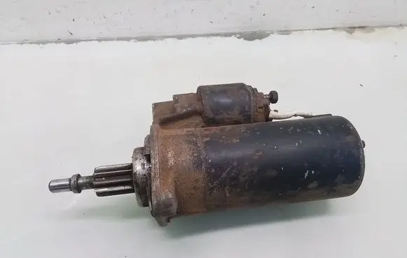 Volkswagen PASSAT B4 Starter motor 02A911023B