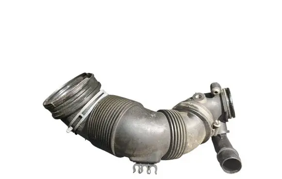 Volkswagen PASSAT B8 Turbo air intake inlet pipe/hose 5Q0129635