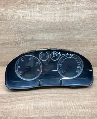 Volkswagen PASSAT B5.5 Speedometer (instrument cluster) 3B0920827A 110080198