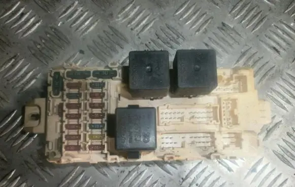 Mitsubishi Galant Fuse box set mr40589