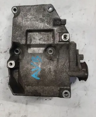 Audi A4 S4 B6 8E 8H A/C compressor mount bracket 038260885C