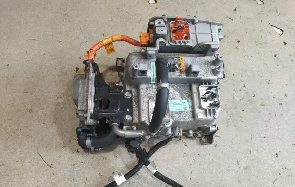 Voltage converter inverter