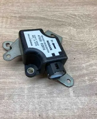 Nissan X-Trail T30 ESP acceleration yaw rate sensor 47930EQ010